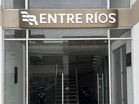Letrero de nombre de edificio